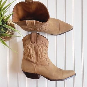VINTAGE Nine West Tan N-Vesta Western Suede Boots